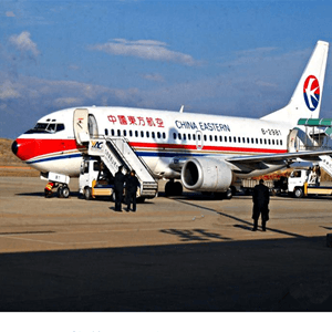 兴东空运公司航空快运业稳步发展的原因是什么？